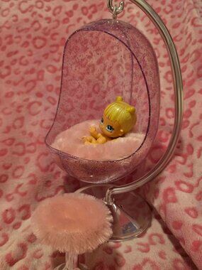 Bratz Retro Swing Chair Funky Fashion - Reproduction